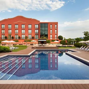 Отель Dolce By Wyndham Barcelona, Сан-Эстеве-Сесровирес